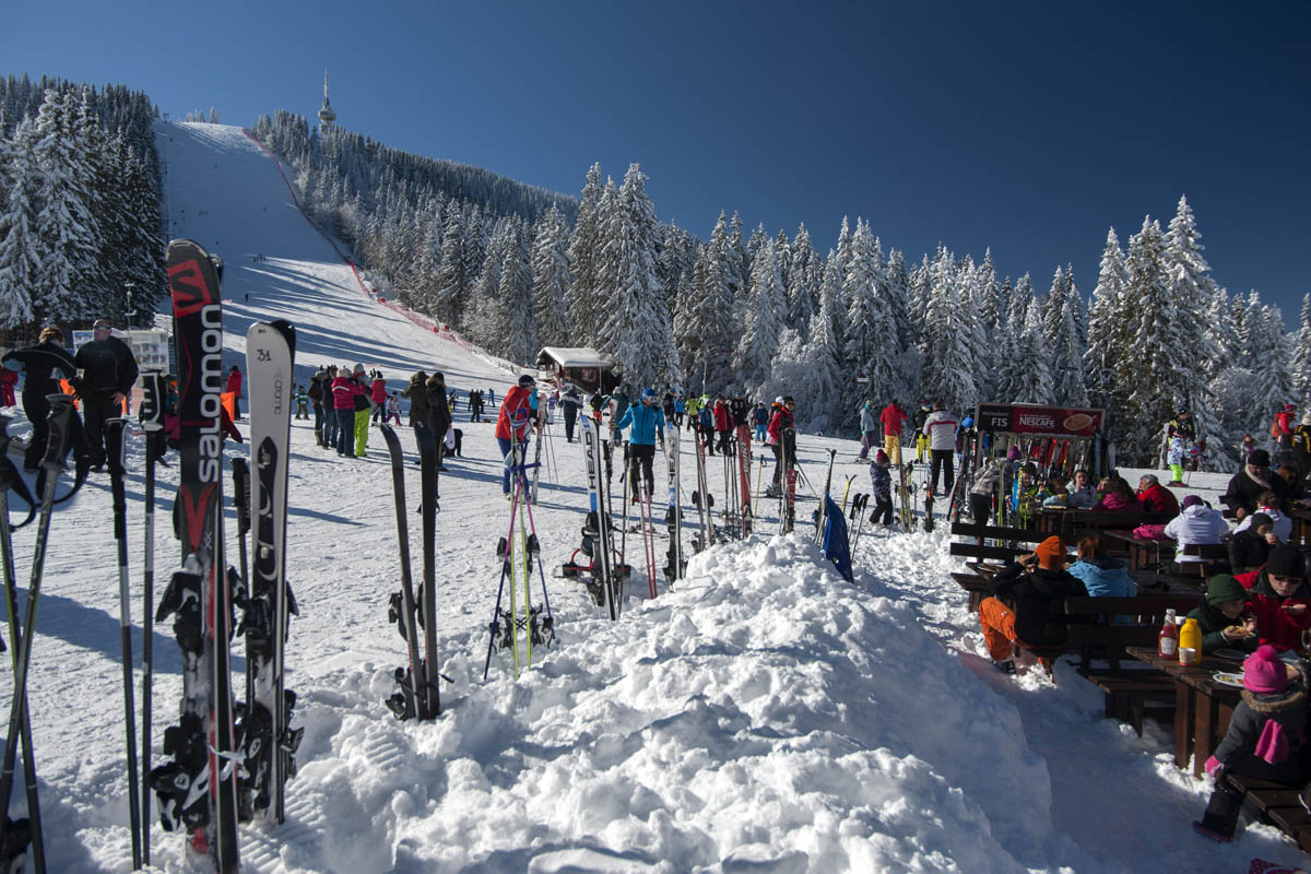 Great news, the fantastic ski resort of Pamporovo is back on sale.
